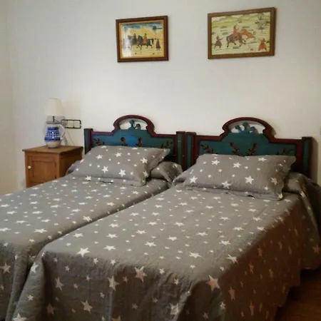 Casa Rural La Casona De La Reserva منزل ريفي *